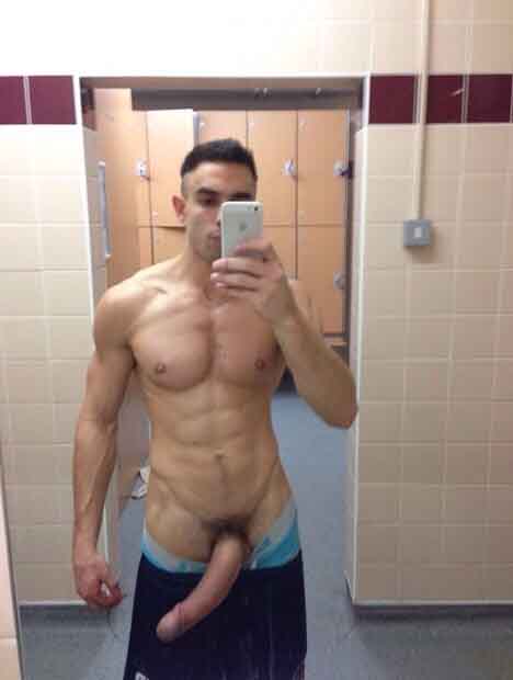 Muscular Gay Bobbystuud Shows Off His Long Dick On Live Webcam Mr Gay