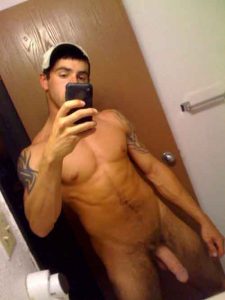 Ex-army gay dude has a fit body and gets naked