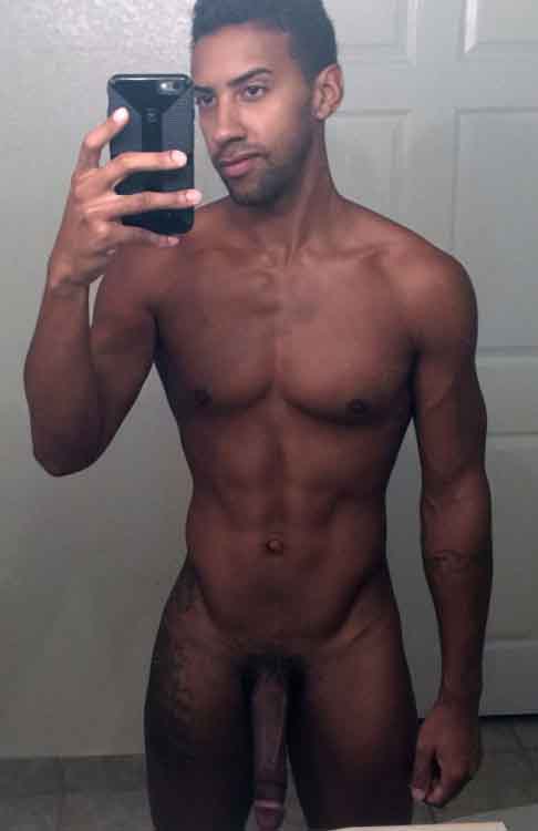 American Black Dude Roughgyn On Free Gay Cam